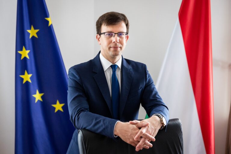 Maďarský minister kritizuje dvojité štandardy EÚ v posudzovaní Poľska a Maďarska