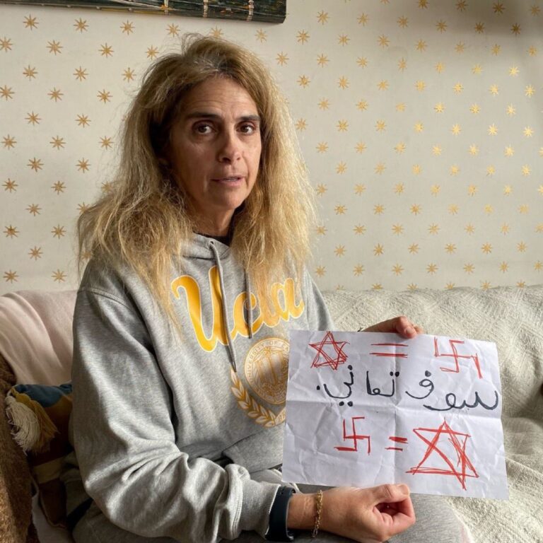 Žena v Paríži nafingovala antisemitské útoky na seba. Čaká ju proces