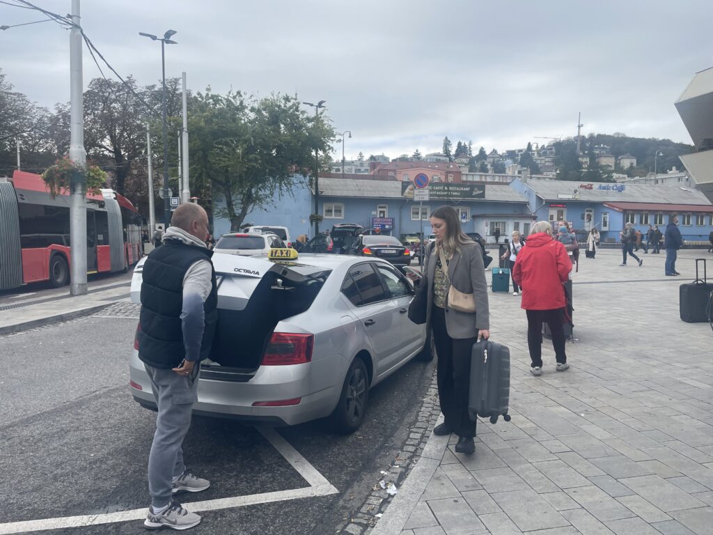 taxi taxík taxislužba