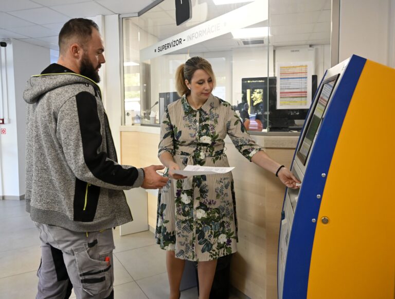 Štát rieši problém s eKolkom. Platby občanov sa nespárujú, úkony meškajú