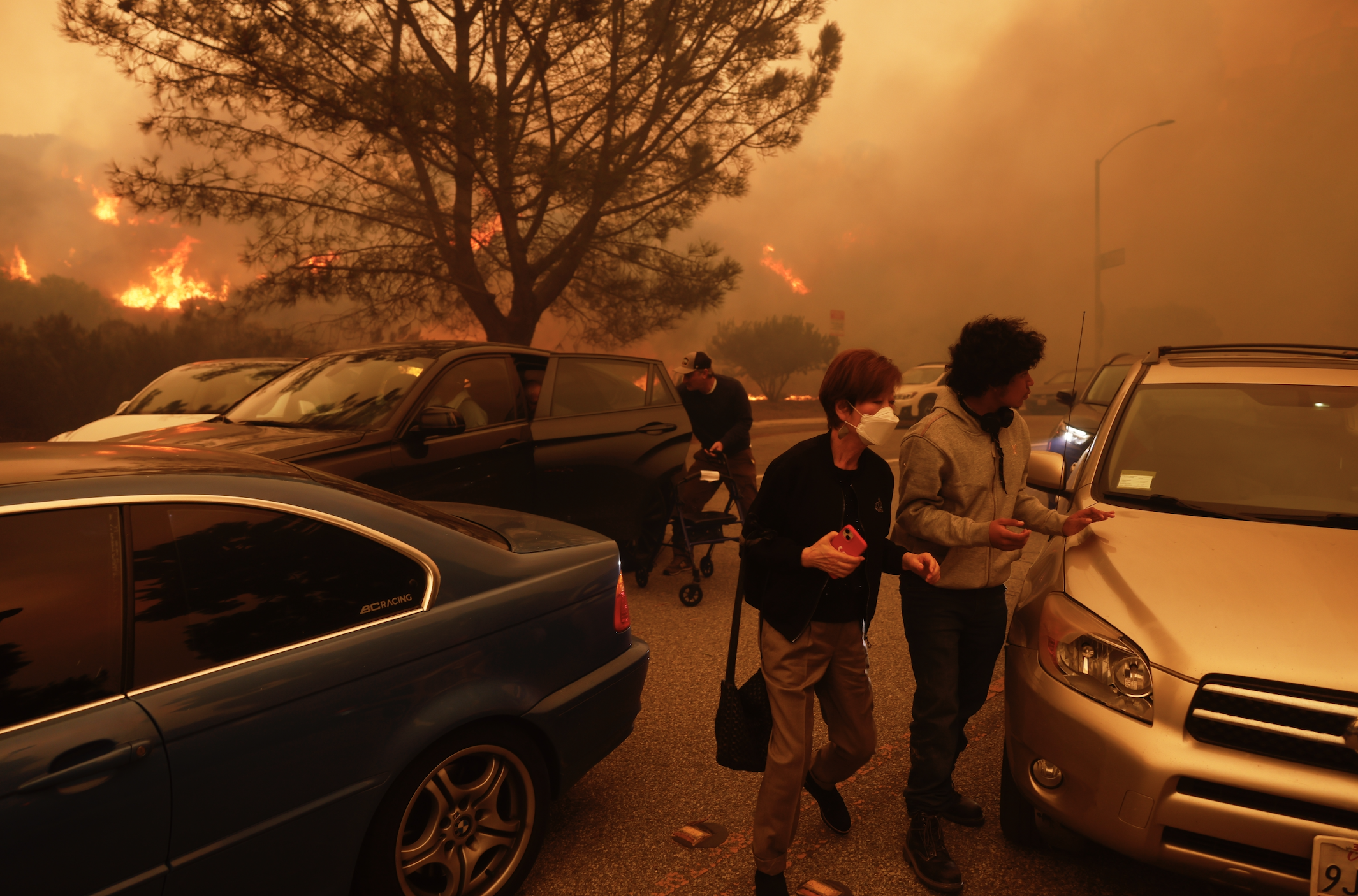 Požiare v Los Angeles si vyžiadali 24 obetí. Elon Musk ponúka pomoc cez Starlink