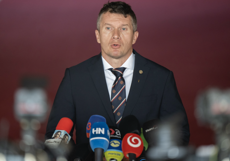 Zurian odmieta, že by sa uchádzal o post policajného prezidenta