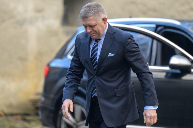 Vláde stredajšie rokovanie nestačilo. Kvôli legislatíve k dohode s LOZ zasadne vo štvrtok