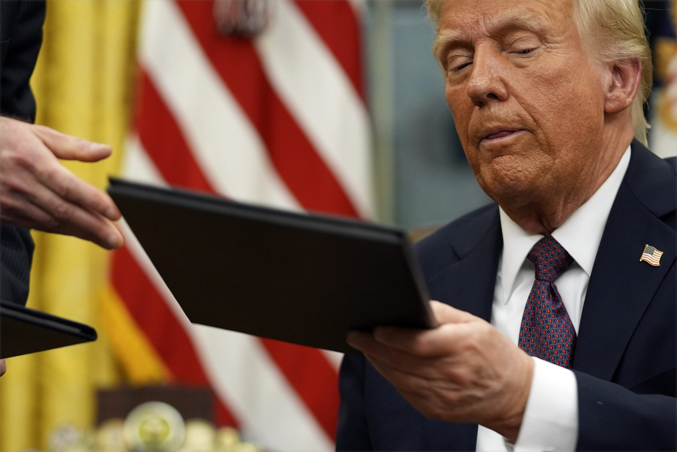 Trump zaviedol clá na dovoz z Kanady, Mexika a Číny s platnosťou od utorka