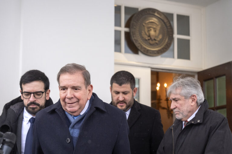 González Urrutia sa v Bielom dome stretol s Bidenom