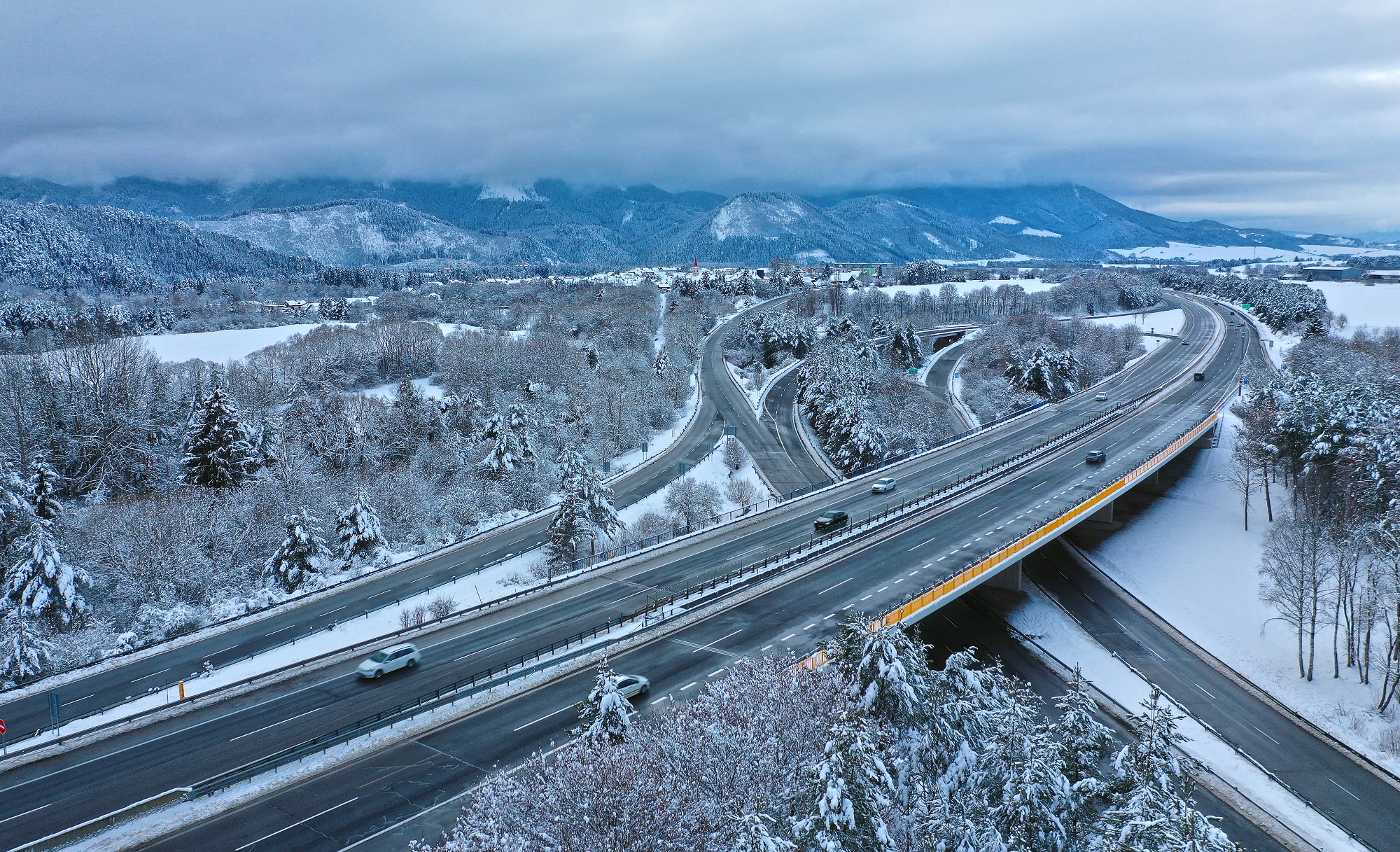 Po ročnej pauze pribudne skoro 50 kilometrov diaľnic. Výstavbu predlžujú zmeny projektov