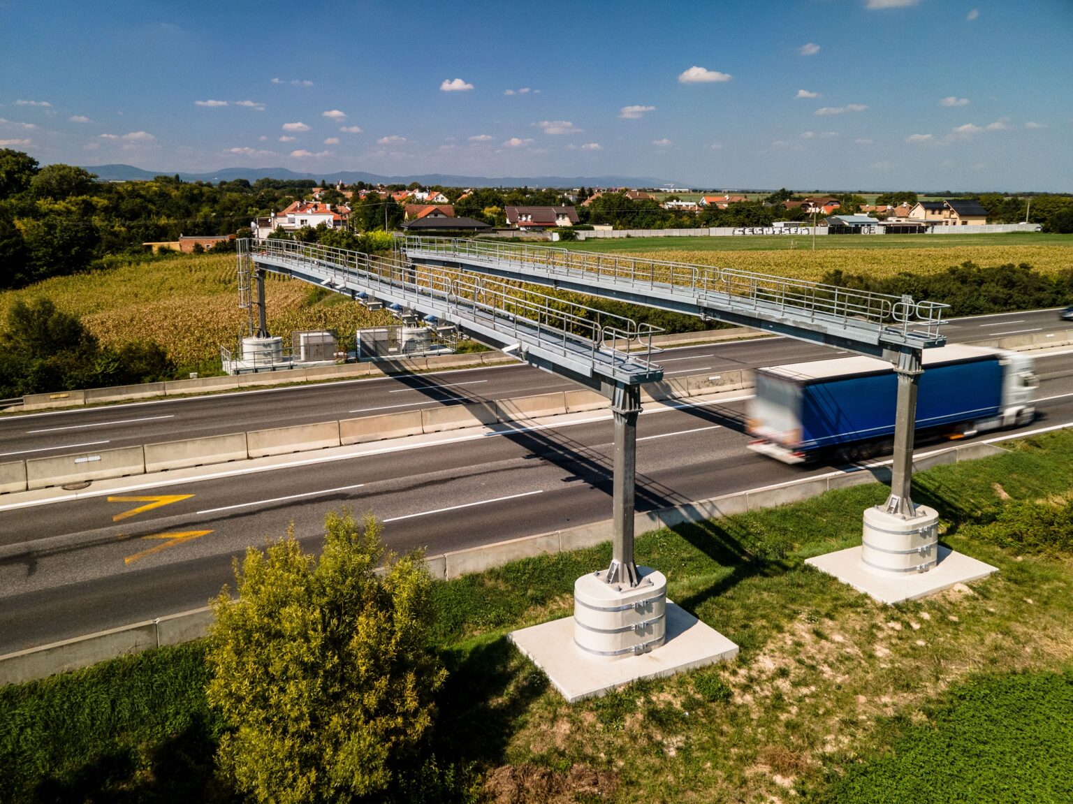 Diaľničná mýtna brána. Foto: ndsas.sk