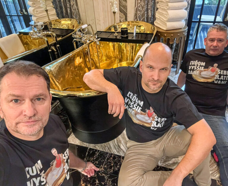 Igor Matovič, Roman Mikulec a Gábor Grendel v Hanoji Foto: FB: Igor Matovic / Pôvodný fotografický materiál bol citlivo upravený umelou inteligenciou