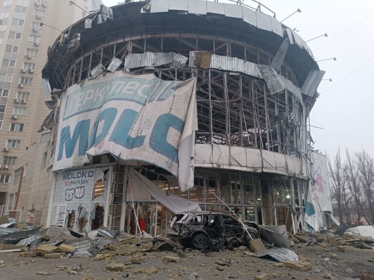 Doneck a Mariupol sú bez vody, z kohútikov tečie kal