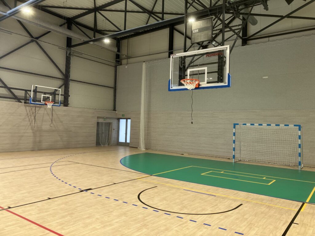 Interiér novej športovej haly na Pankúchovej ulici v Petržalke. FOTO: Ivan Lučanič