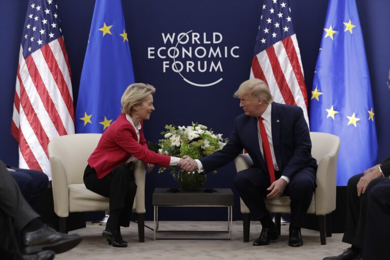 Ursula von der Leyenová a Donald Trump. Foto: ČTK / AP / Evan Vucci