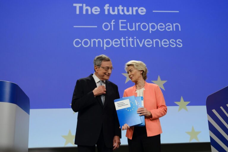 Mario Draghi a Ursula von der Leyenová. Foto: ALEXANDROS MICHAILIDIS / Alamy / Profimedia