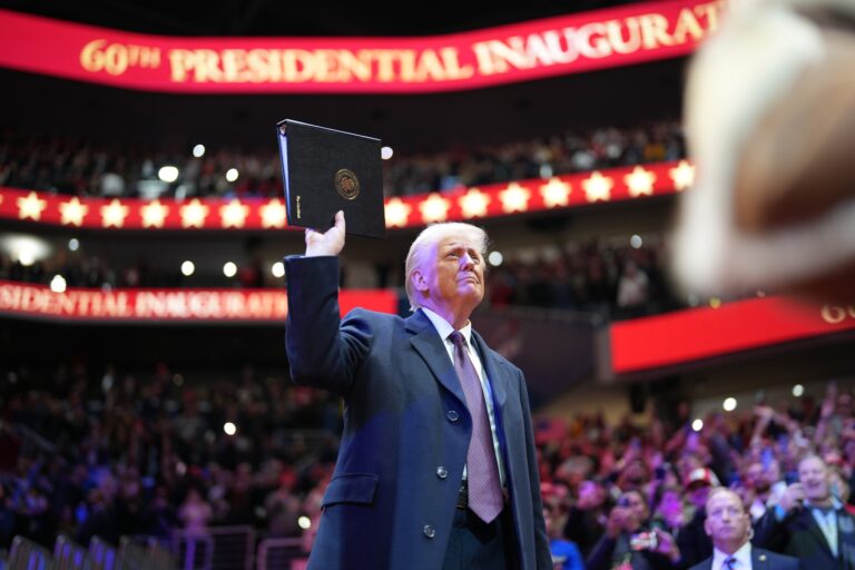 Prezident Donald Trump počas inauguračného sprievodu v Capitol One Arene po svojej inaugurácii za 47. prezidenta vo Washingtone 20. januára 2025. Foto: DOUG MILLS / New York Times / Profimedia