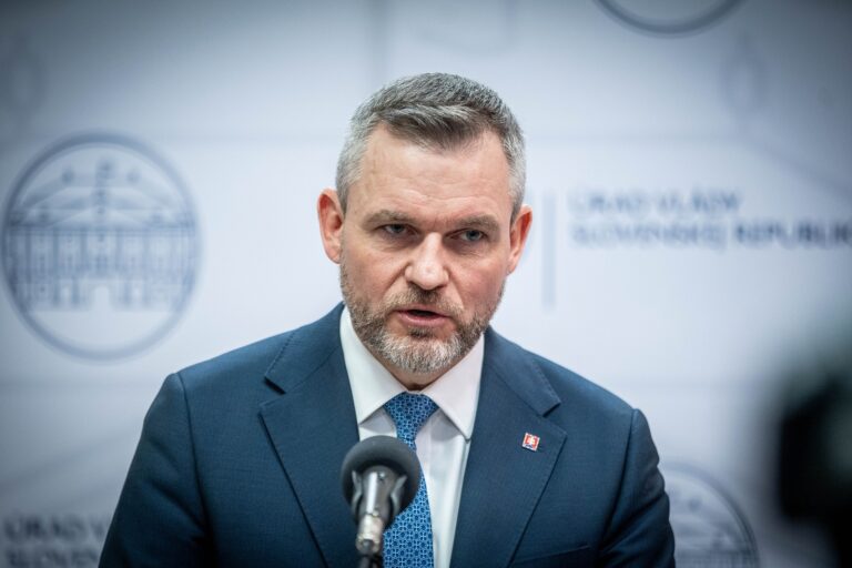 Migaľ podozrieva Pellegriniho, že chce pád vlády a úradnícky kabinet. Prezident reaguje