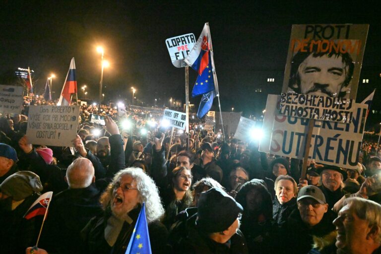Po Košiciach nasledovali ďalšie protesty. Objavil sa aj známy český herec
