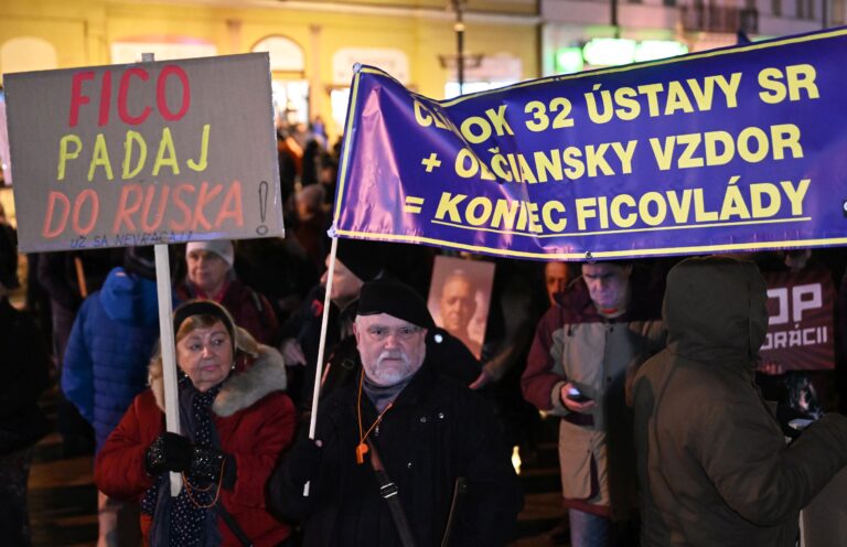 Účastníci protestu Slovensko je Európa v  Košiciach v piatok 10. januára 2025. František Iván/TASR