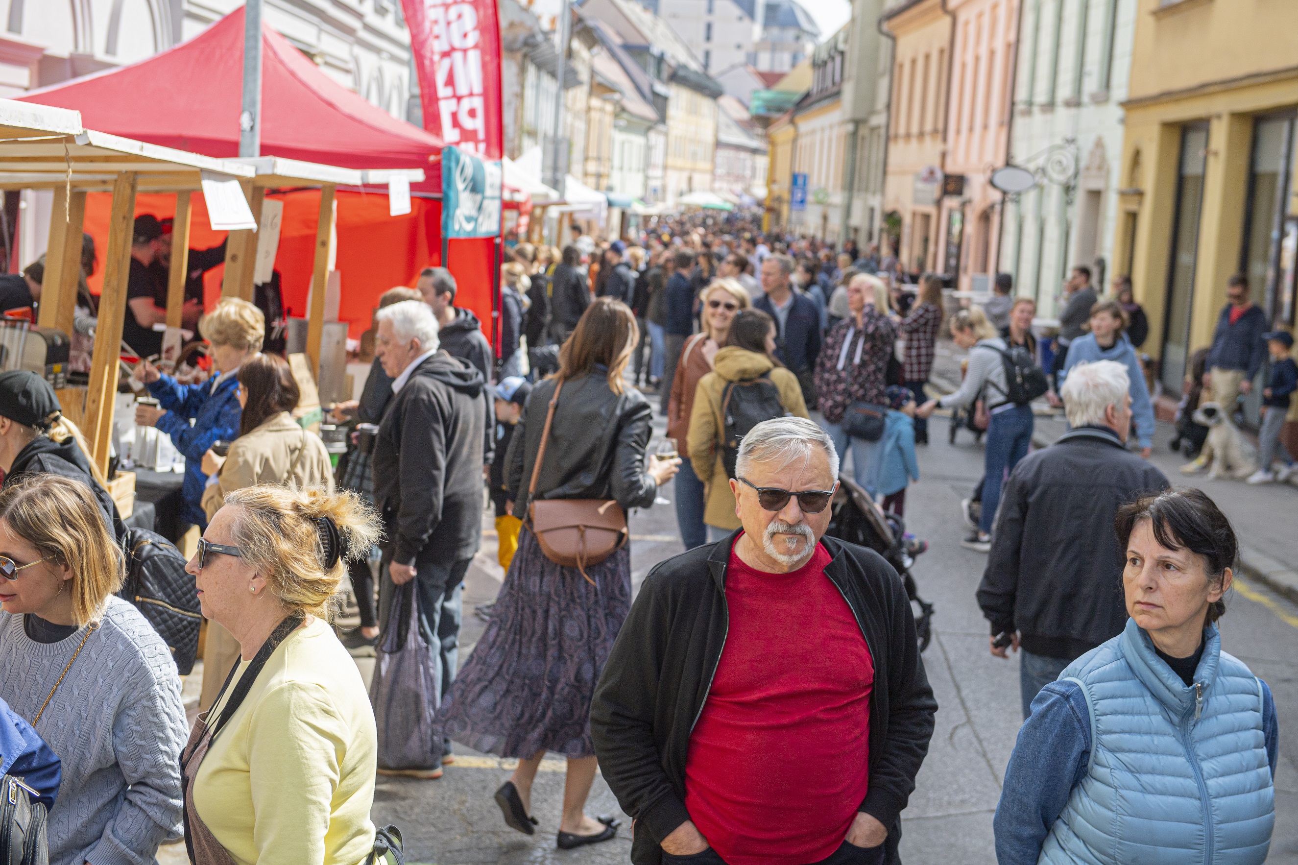 Zbohatli sme. Ale málo