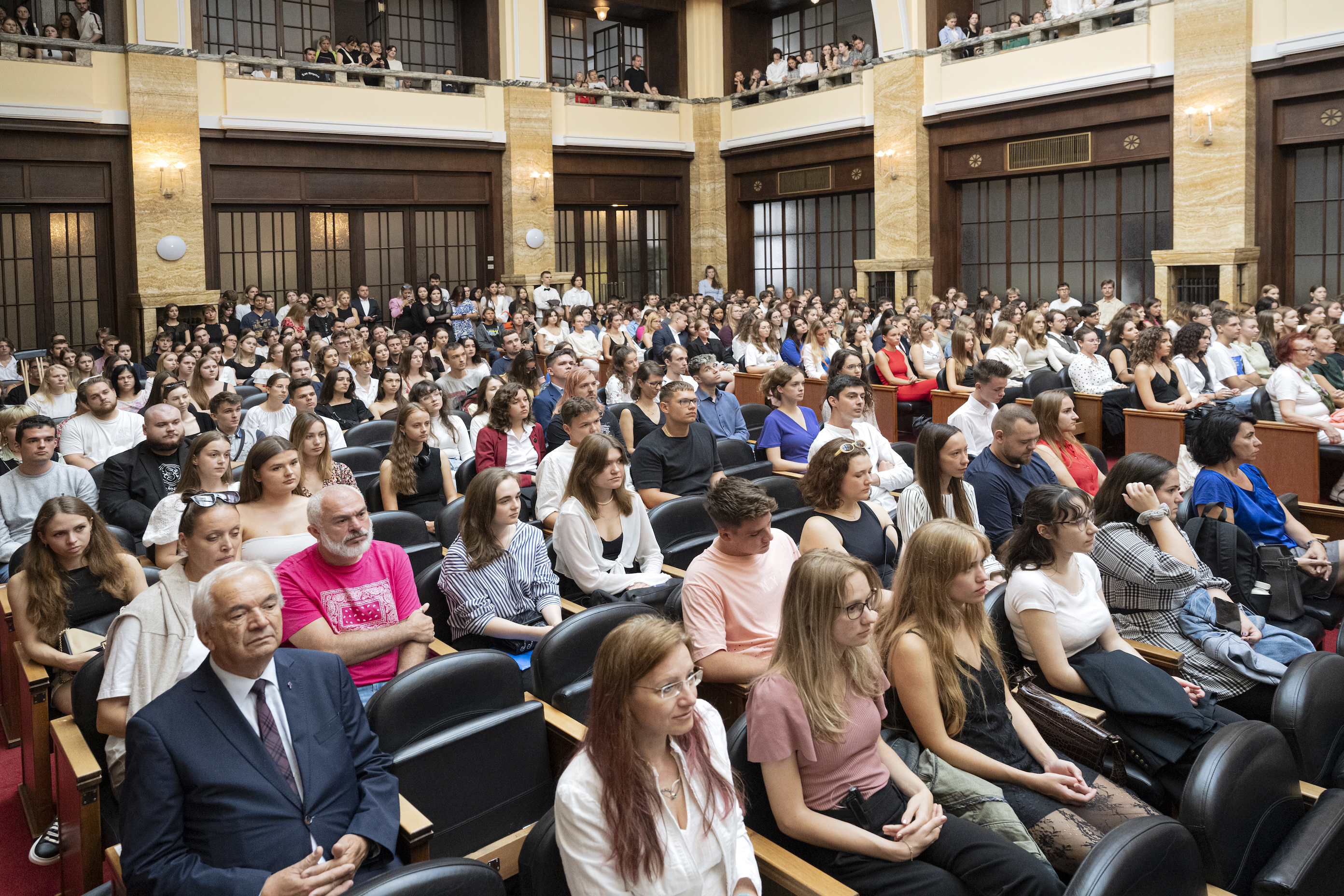Vysokoškoláci kritizujú povinnú prax bez finančnej odmeny. Štát necháva riešenie na dohode