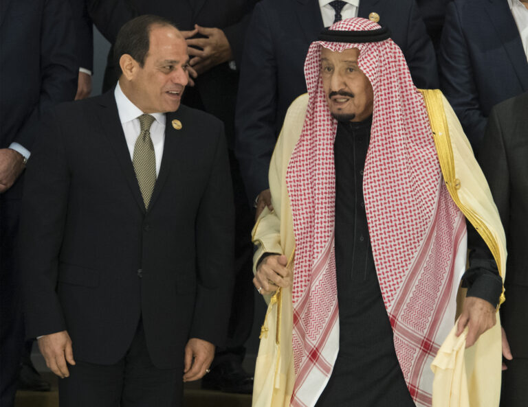 Do Rijádu mieri egyptský prezident, arabské štáty sa sústredia na Gazu