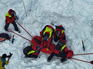 Tretí stupeň rizika. Záchranári varujú pred lavínami
