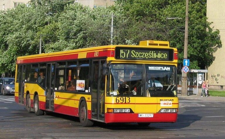 Varšava plánuje veľkú investíciu do dopravy. Súčasťou budú autonómne autobusy