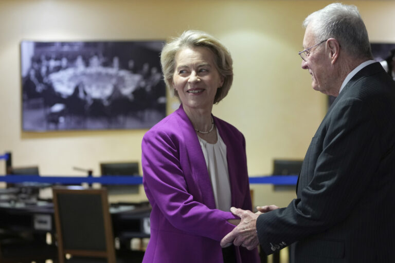 EÚ a USA diskutovali o ukončení vojny na Ukrajine