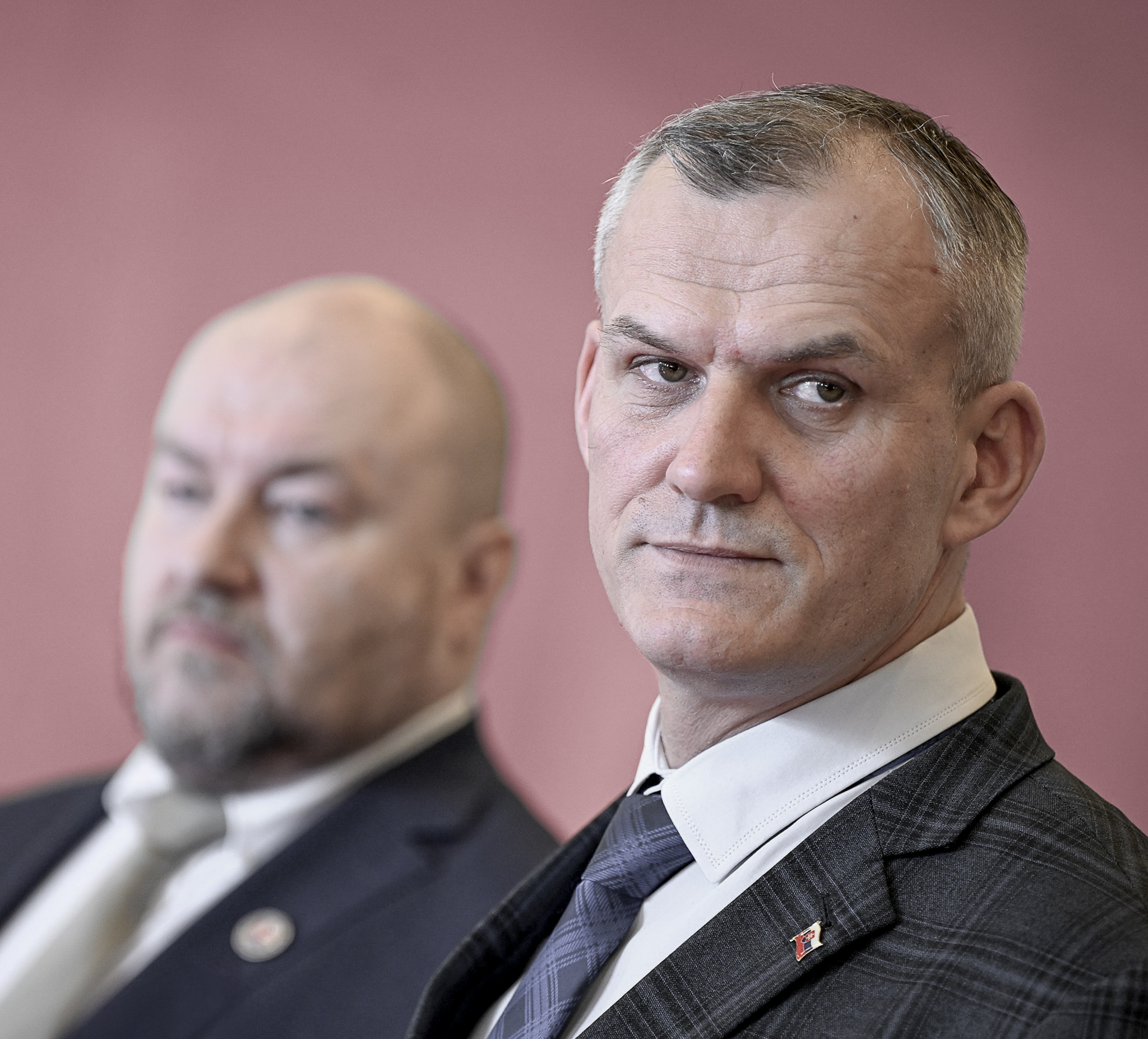 Koalícia po Ficovom ultimáte skúša rozpliesť gordický uzol, ten sa dá už len preseknúť