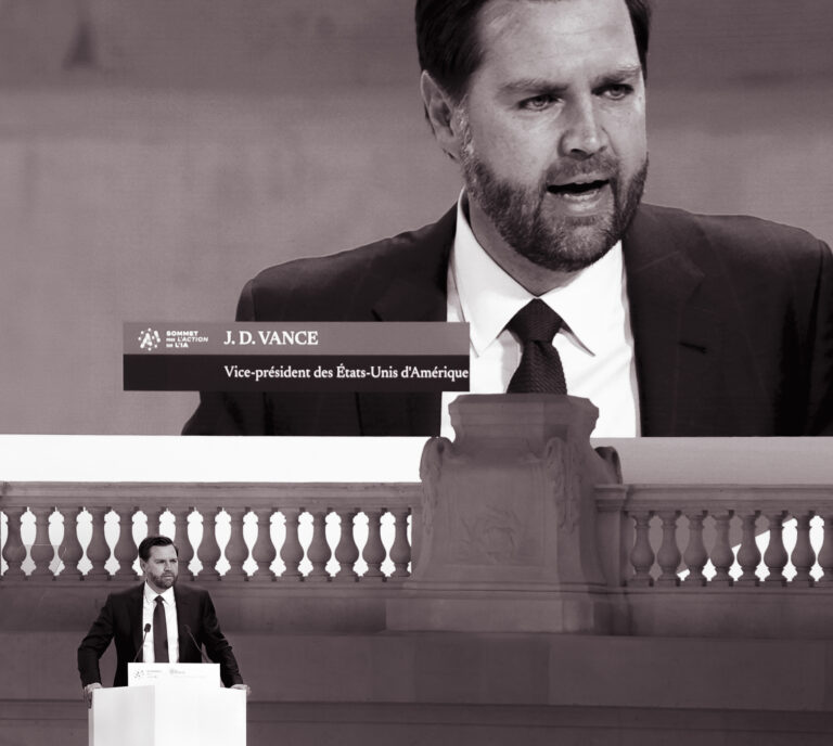 JD Vance hovorí k divákom počas samitu o umelej inteligencii v Paríži 11. februára 2025. Foto: TASR/AP 