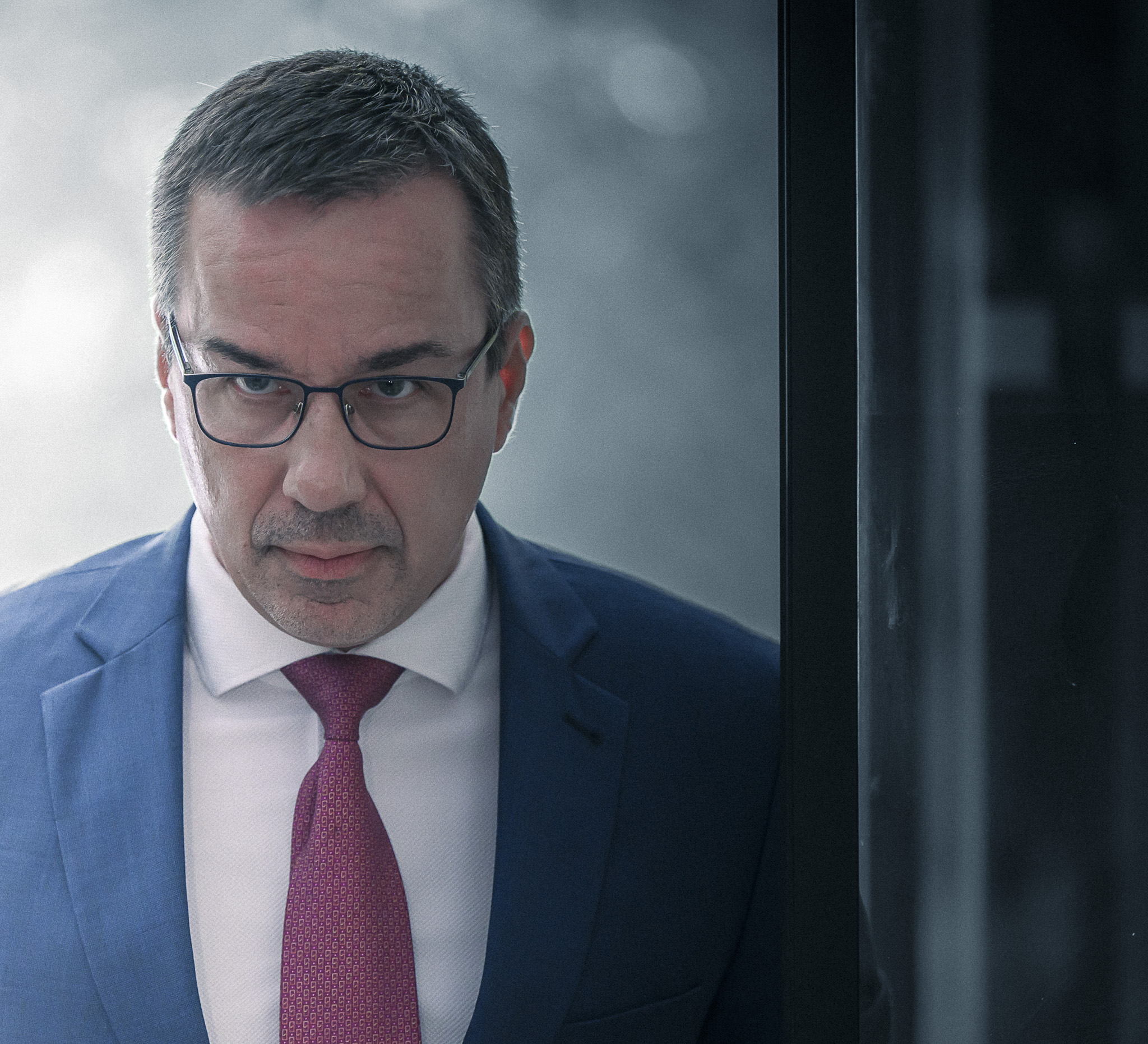 Hon na fiktívne PN-ky pokračuje. Minister Tomáš vyzýva firmy, aby systém nezneužívali