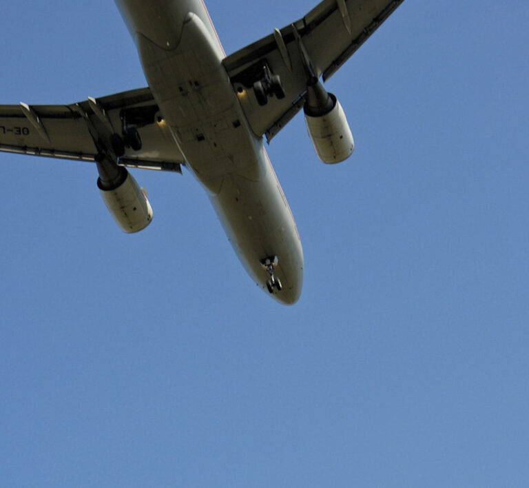 V Toronte havarovalo lietadlo spoločnosti Delta, traja ľudia sú v kritickom stave