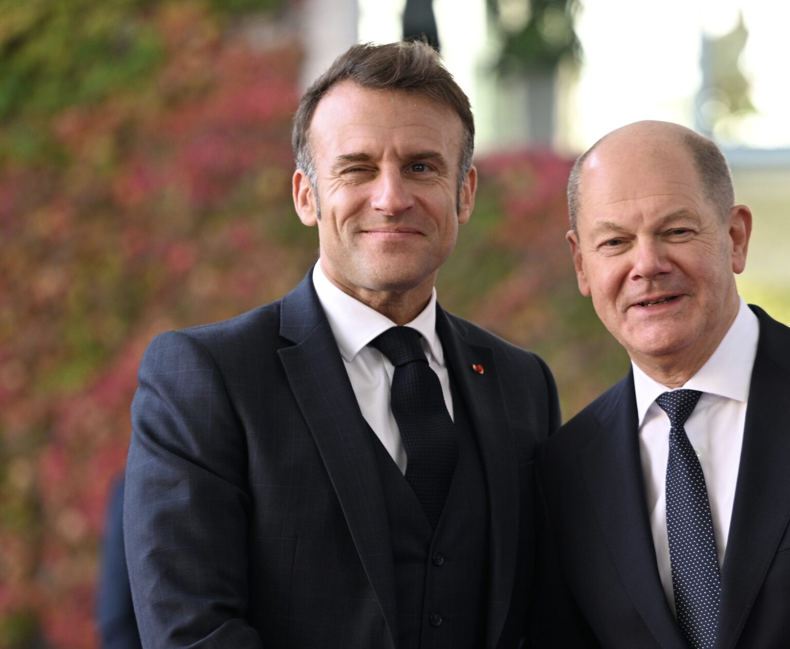 Olaf Scholz and  Emmanuel Macron. Photo: Sebastian Gollnow/dpa