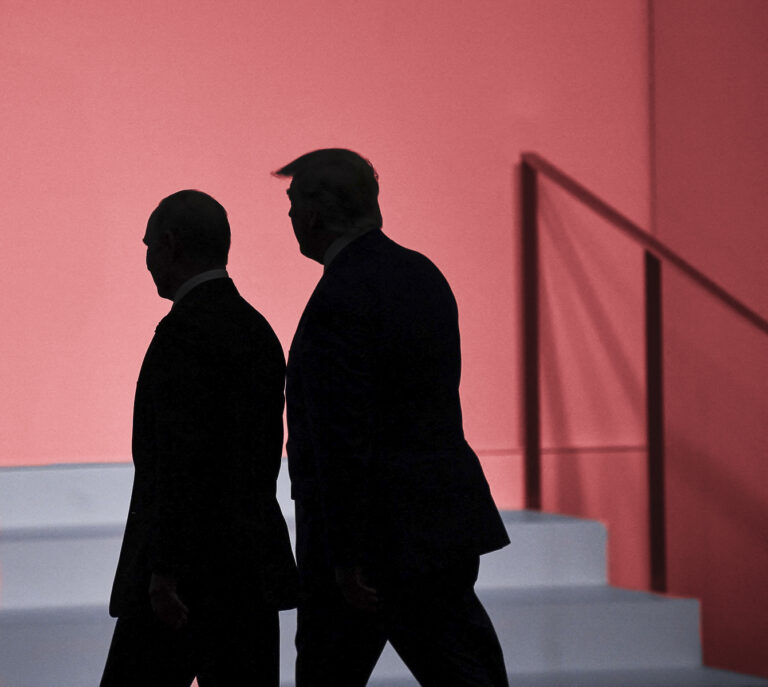 Donald Trump and Vladimir Putin. Photo: Brendan Smialowski / AFP / AFP / Profimedia