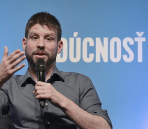 Privieralo PS oči nad prípadnou korupciou vo vlastných radoch?