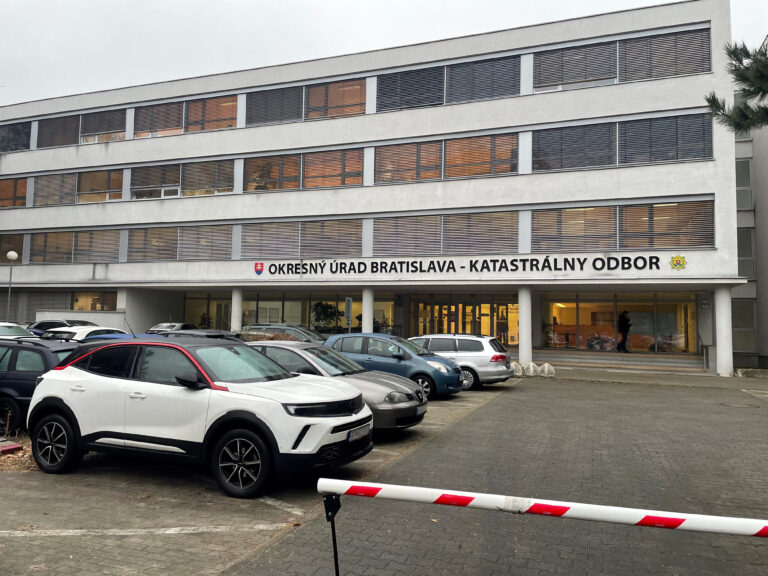 Kataster obnovil lustrácie, notári a správcovia môžu pracovať online