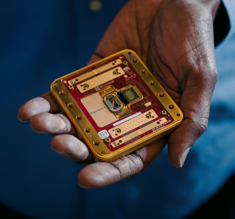 Čína obvinila Taiwan z odovzdávania čipov do USA