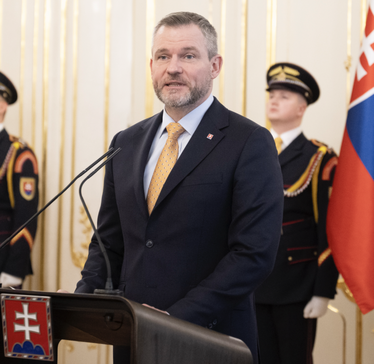 Politici si polepšia, prezident prekročí hranicu 18-tisíc eur