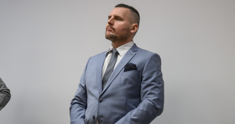 Bombic sa zatiaľ spoza mreží na slobodu nepoberie, rozhodol súd