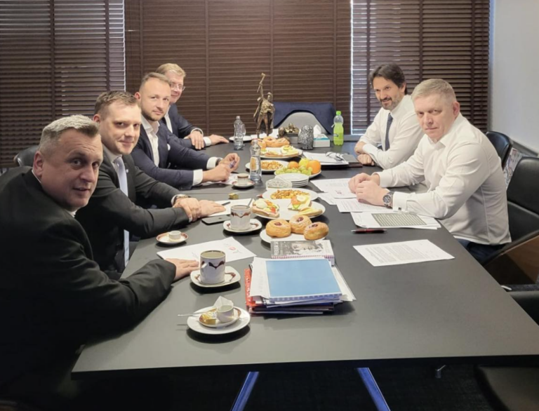 Lídri koalície sa dohodli. Smer získal ďalšie dve ministerstvá