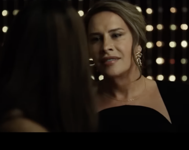 Z traileru filmu Emilia Peréz, s hlavnou postavou na snímke. Reprofoto: YouTube