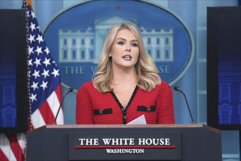 Biely dom ukončil predplatné týždenníka Politico za osem miliónov dolárov