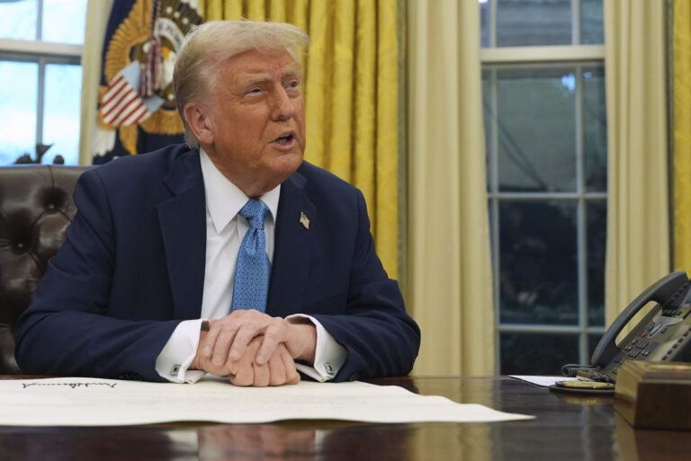 Prezidenti Trump a Si Ťin-pching budú dnes telefonovať