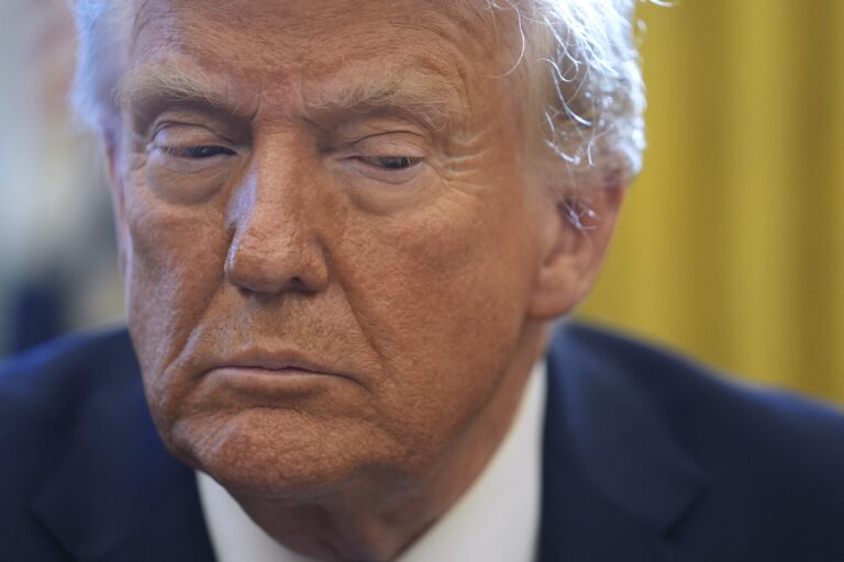 Trump: Kto zachraňuje krajinu, neporušuje zákon