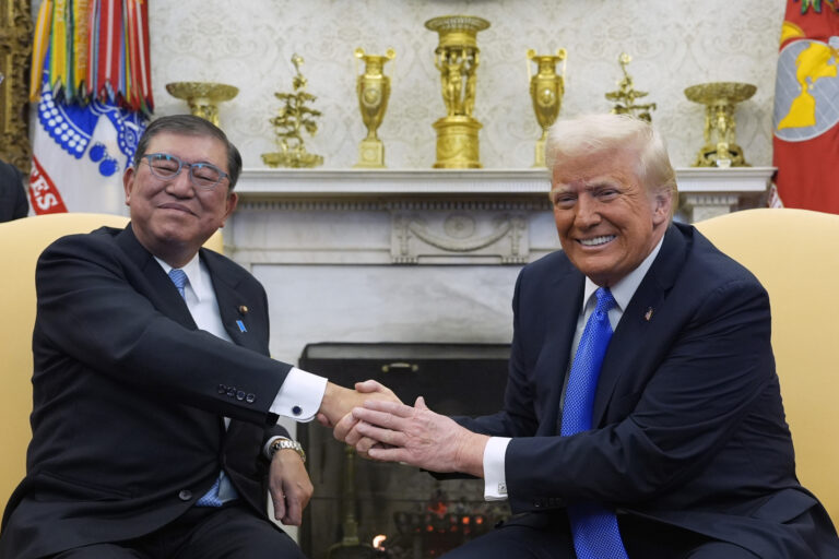 Japonský premiér zvažuje návštevu USA, cieľom je dohoda o clách pred samitom G7
