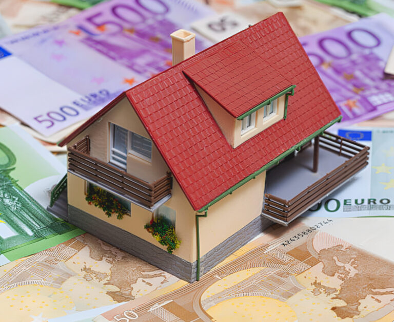 Rast splátok hypoték bude brzdiť spotrebu v eurozóne ešte dlhý čas