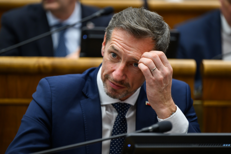 Majerský definitívne zlomil palicu nad Smerom. Spoluprácu s PS si však predstaviť vie