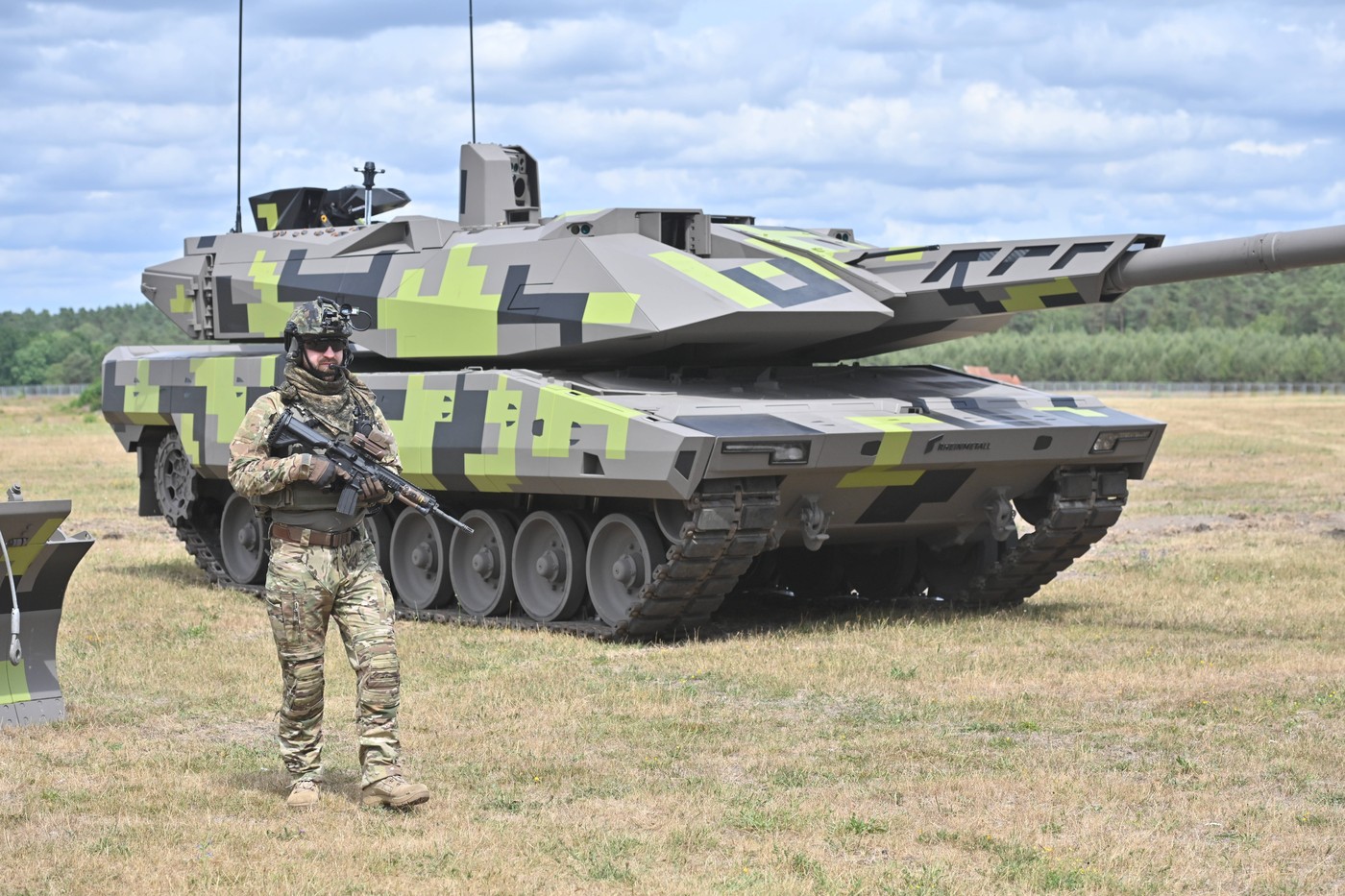 Bojový tank KF-51 Panther nemeckej zbrojovky  Rheinmetall. Foto: ČTK / imago stock&people / HENNING SCHEFFEN PHOTOGRAPHY 