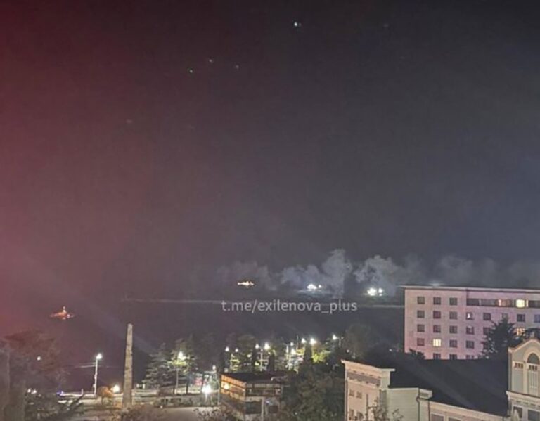 Ukrajina zasiahla ruskú rafinériu a vojenské letiská na Kryme