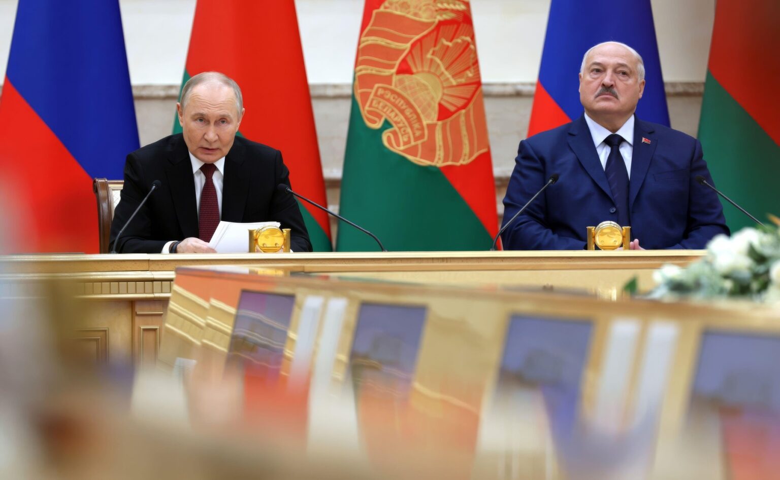 Ruský prezident Vladimir Putin a bieloruský prezident Alexandr Lukašenko počas zasadnutia Najvyššej štátnej rady Zväzového štátu Ruska a Bieloruska, 6. decembra 2024 v Minsku. Foto: Kremlin Pool / Alamy / Profimedia