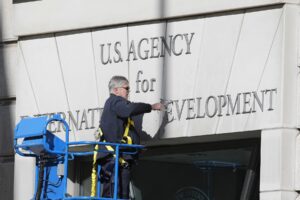 Výplatná páska USAID: Sú na nej Šimečkova nadácia, Denník N, či TIS