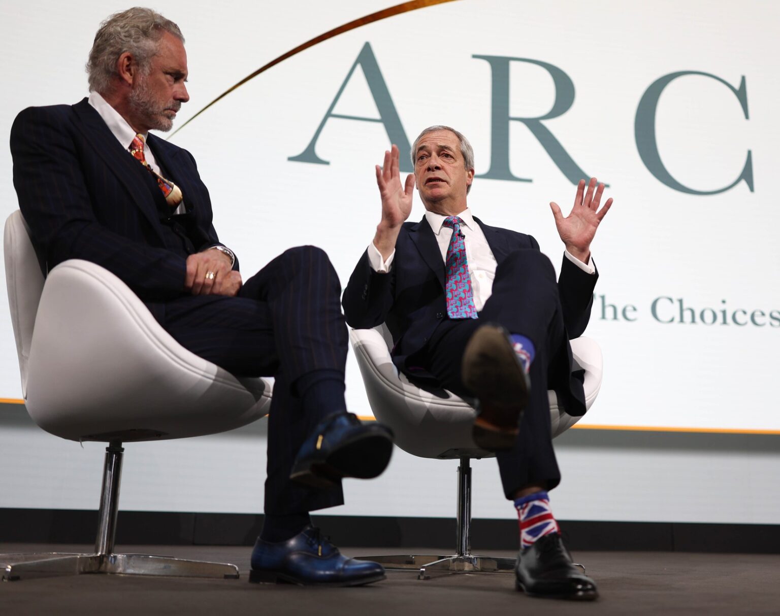 Jordan Peterson a Nigel Farage. Konferencia Aliancie za zodpovedné občianstvo. Foto: Andrew Parsons / Zuma Press / Profimedia